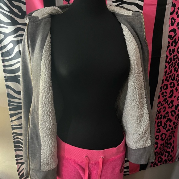 fur lined old navy hoodie💋 - Picture 2 of 4